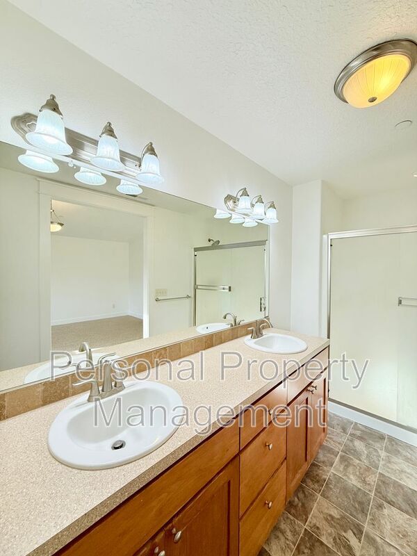 Building Photo - 3344 NW 47th Dr