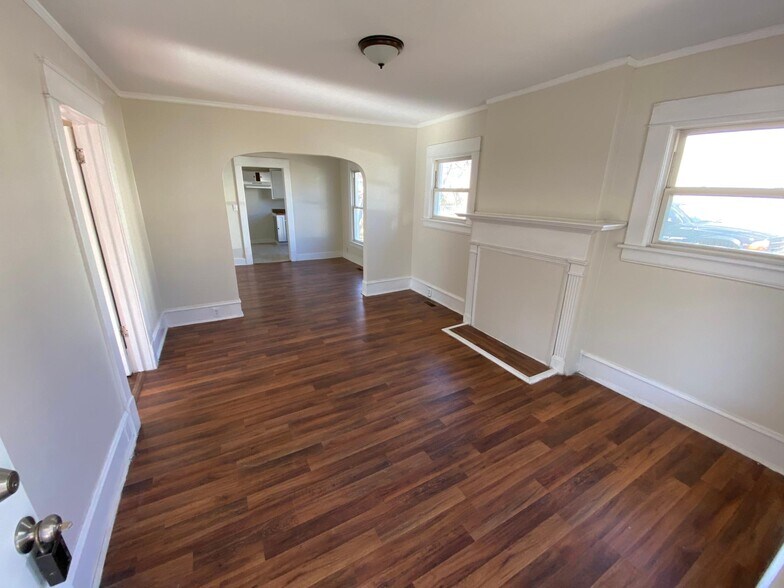 Living room - 1603 Buffalo St