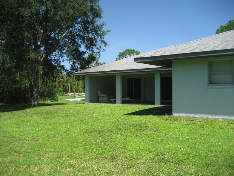 Building Photo - 13231 Windcrest Dr