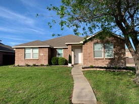 Building Photo - 3014 Lake Terrace Dr