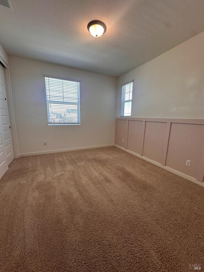 Building Photo - 2476 Laramie Cir