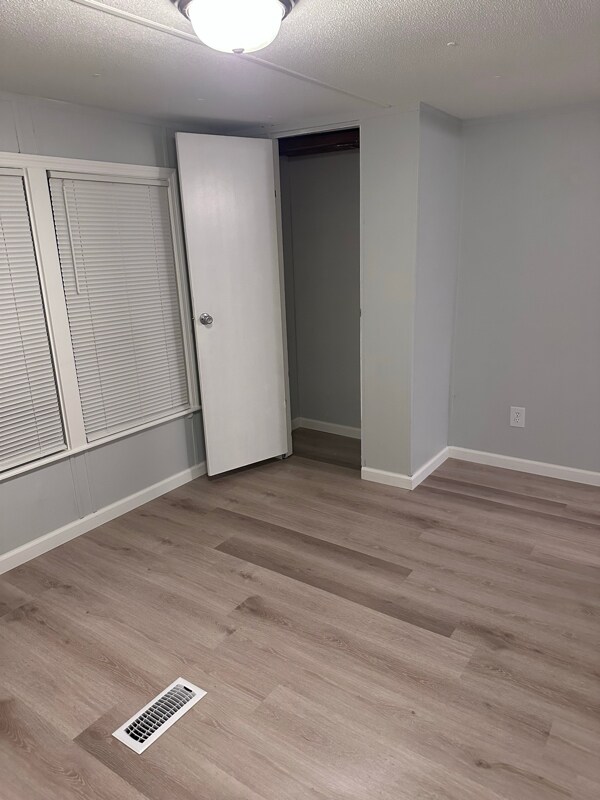 Building Photo - 546 Burnett Dr
