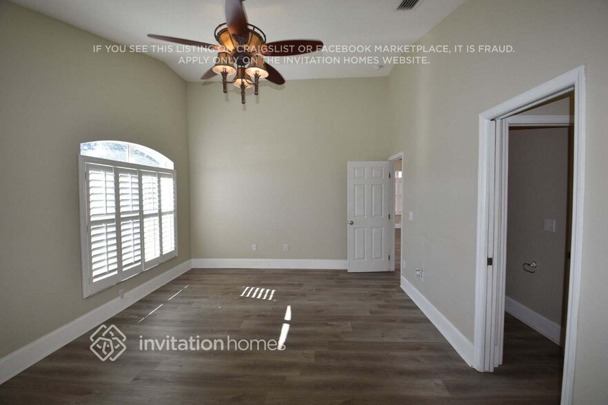 Building Photo - 17652 Nathans Dr