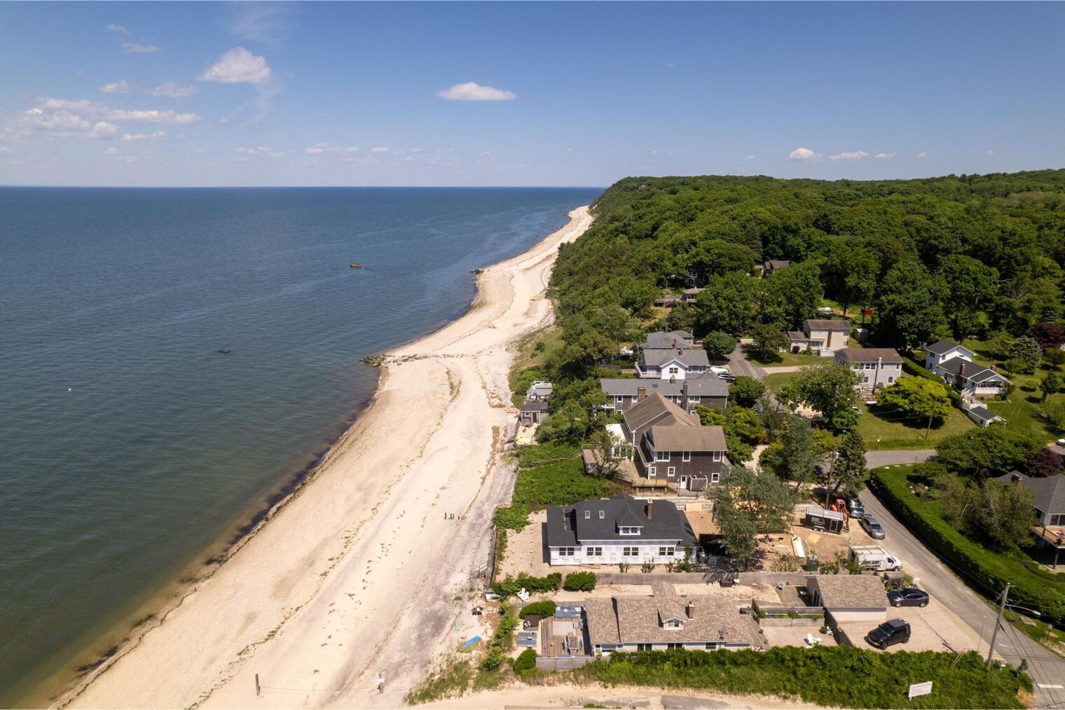 Building Photo - 4 Oak St