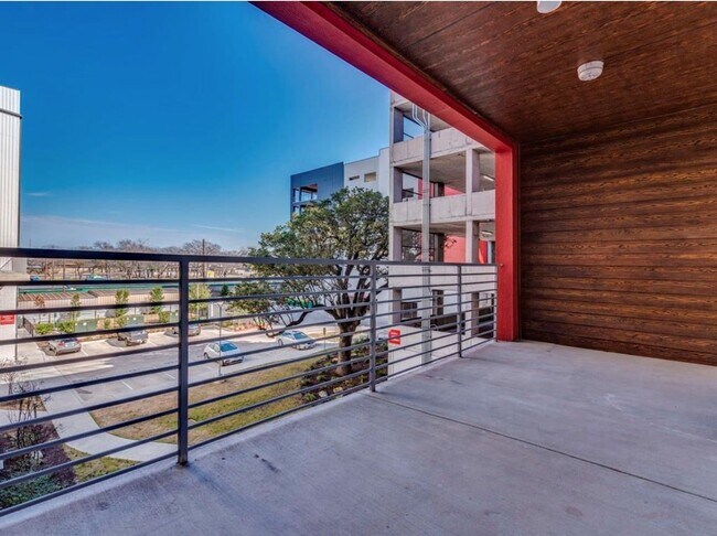 Building Photo - Modern 1 Bedroom, 1 Bath Condo at Public Lofts