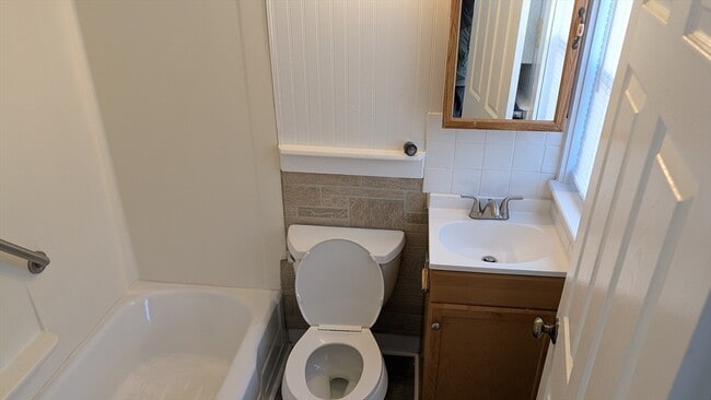 Building Photo - 92 N Franklin St