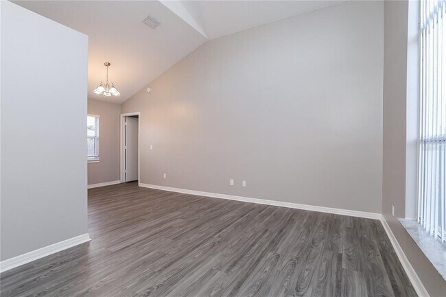 Building Photo - 852 San Jose Ct