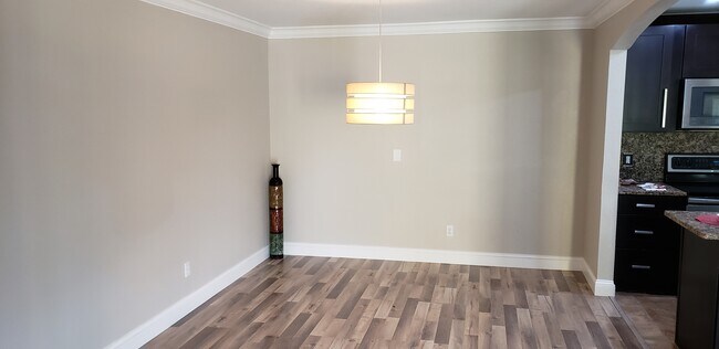 Building Photo - 1511 Grayson Dr