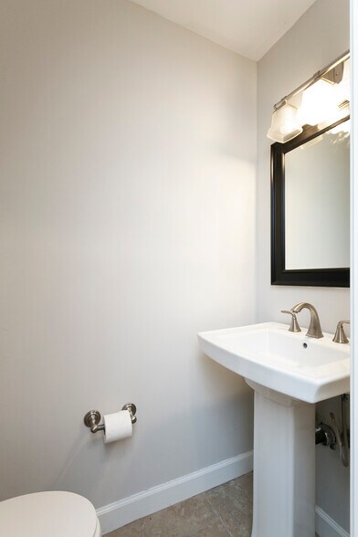 Building Photo - 145 A Kenner Ave