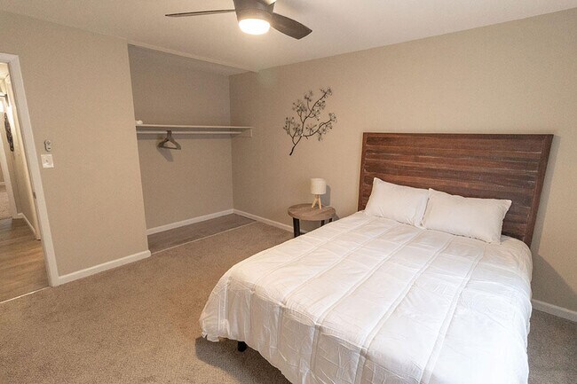 Building Photo - 801 N Ann St