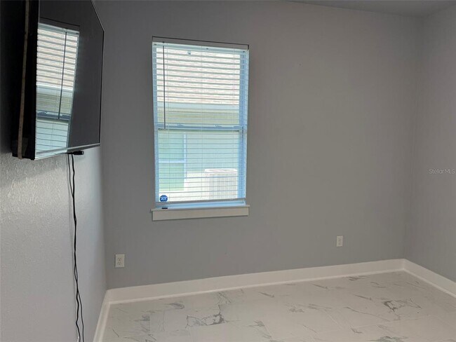 Building Photo - 1821 E Eskimo Ave