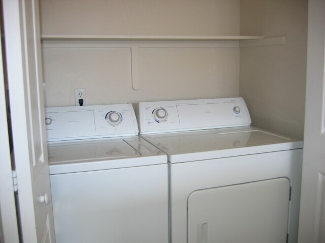 2nd floor washer and dryer - 5665 Appalachian Vw