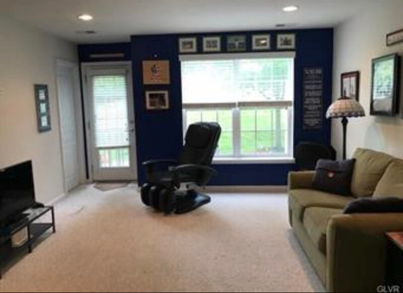 Building Photo - 8482 Putnam Ct