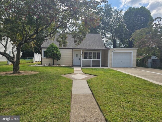 Building Photo - 6 Dixfield Ave