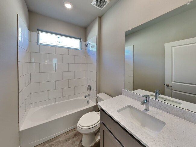 Building Photo - Stylish Newer Construction in a Premier Master-Planned Community