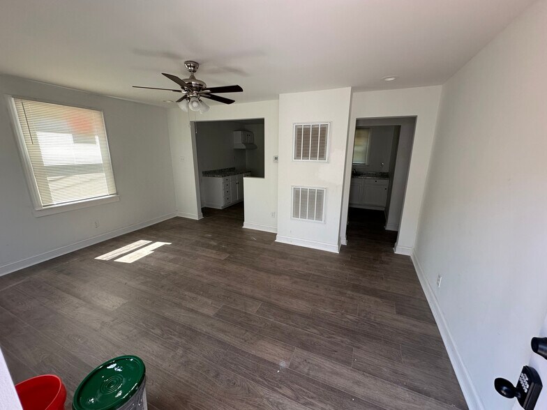 Living room - 2139 Baxter St