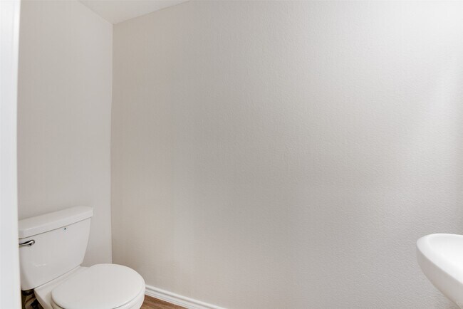 Building Photo - 8202 Homewood Ln