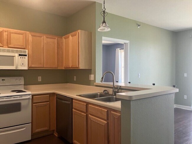 Building Photo - Rare Two Bedroom - Two Bathroom Condo at The Landing Off Lake Michigan!