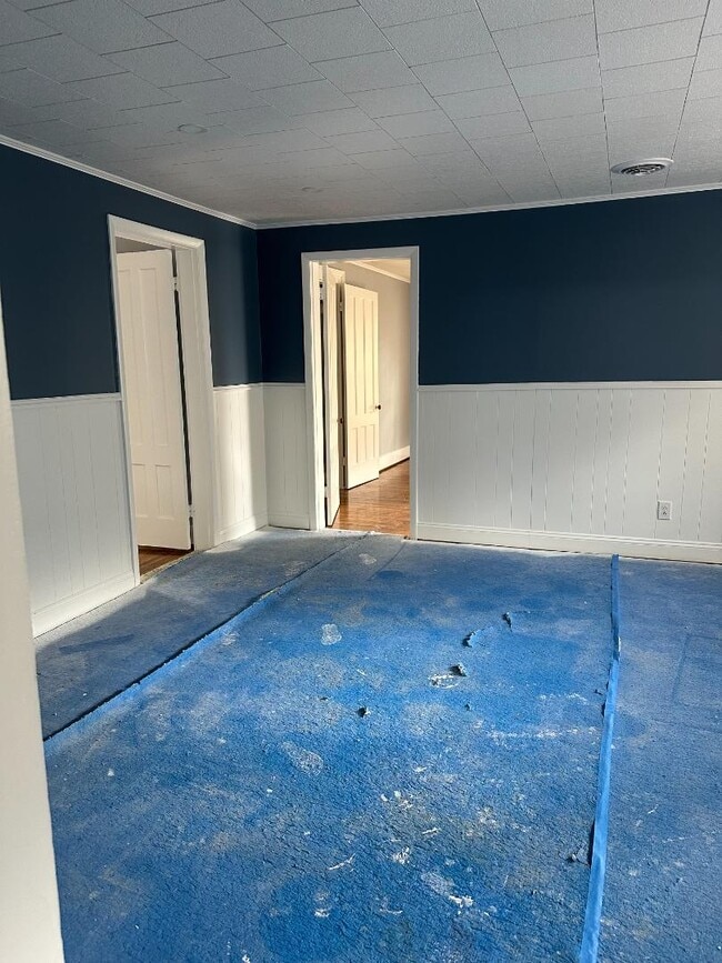 Building Photo - 146 Chapin St