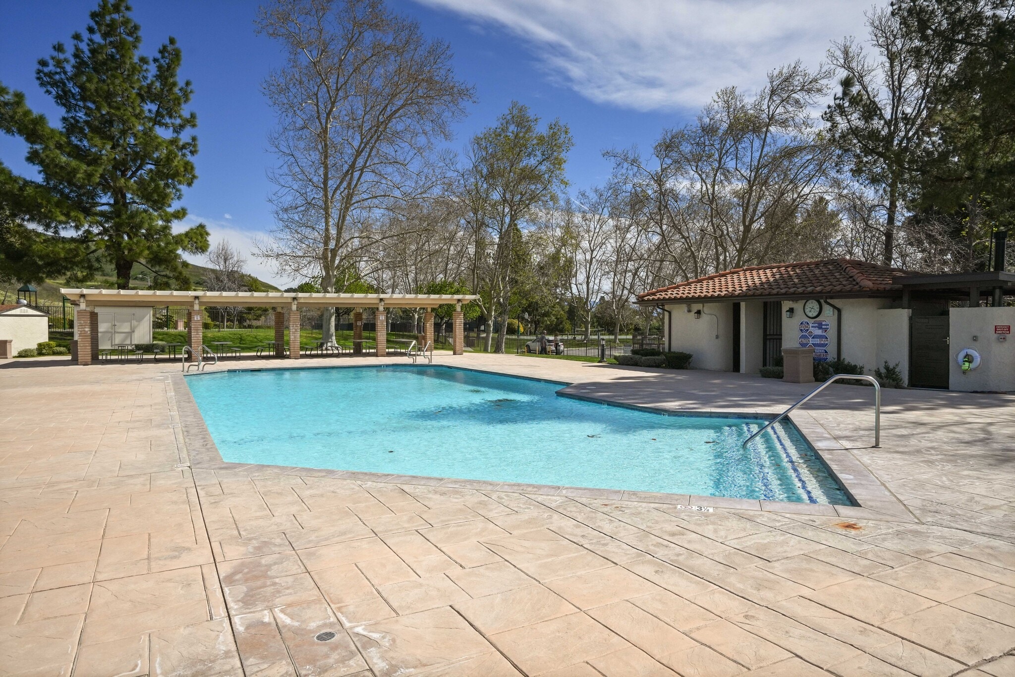 Building Photo - 19539 Shadow Springs Way