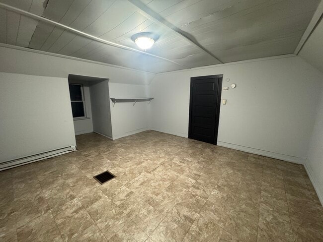 Building Photo - 102 Kentucky-