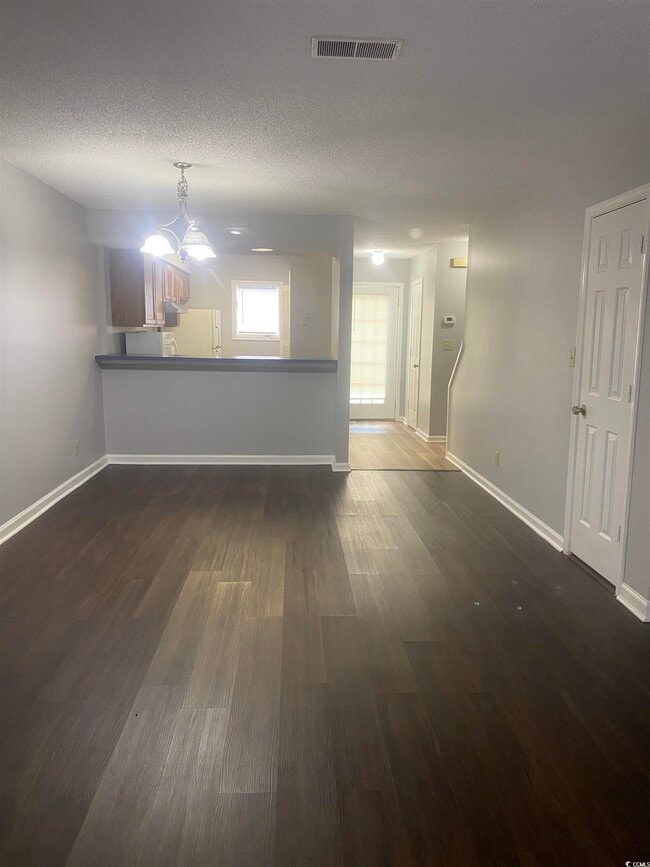 Building Photo - 409 Garden Dr