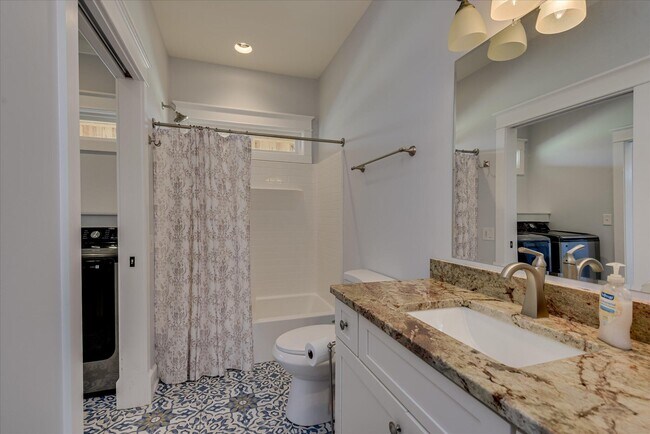 Building Photo - 400 Rish Store Rd