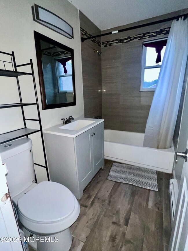 Building Photo - 12 Manchester Ct