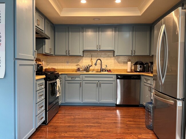 Building Photo - Updated Summerwood home