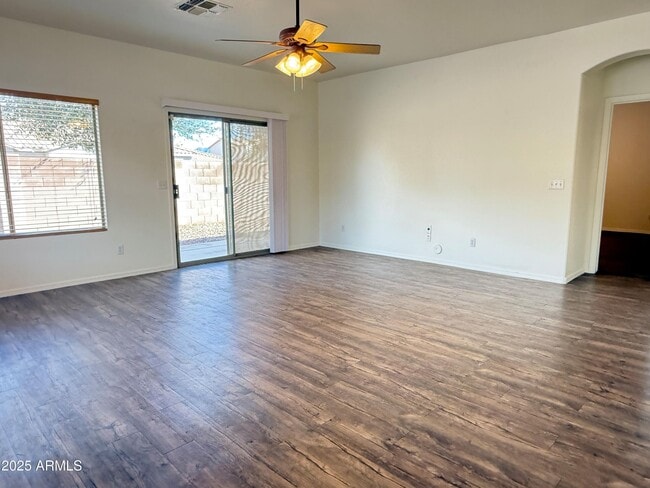 Building Photo - 2697 E Waterview Ct