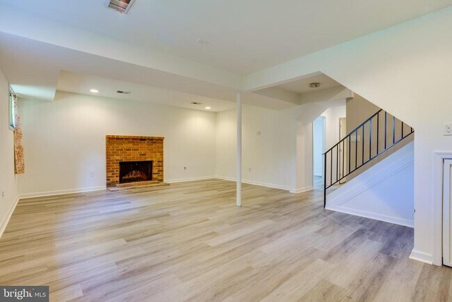Building Photo - 4405 Elan Ct