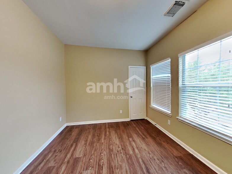 Building Photo - 12919 Palm Leaf Ct