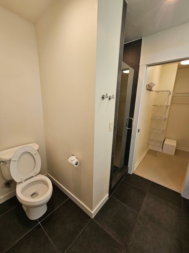 Building Photo - MOVE IN SPECIAL! 1/2 OFF FIRST MONTH'S REN...