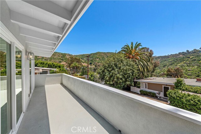 Building Photo - 1435 Bluebird Canyon Dr