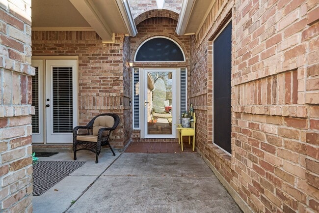 Building Photo - 9292 Deepwater Dr