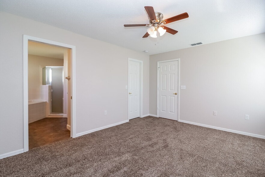 Building Photo - 6799 Shepherd Oaks Rd