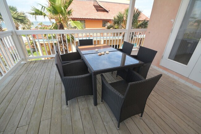 Building Photo - 62 Moody Dr