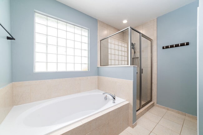 Building Photo - 6001 Night Heron Ct