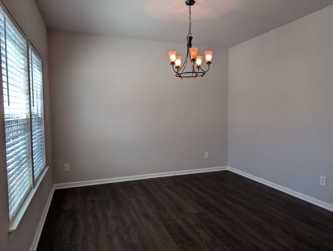 Building Photo - Beautiful 4 bed, 2.5 bath home in Indian T...