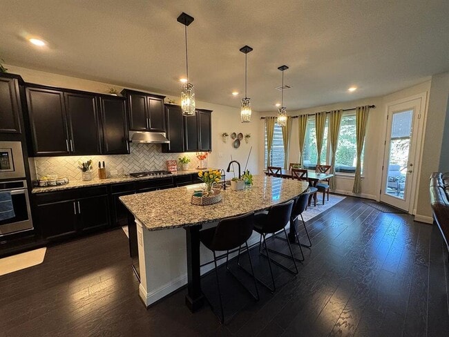 Building Photo - 735 Expedition Way