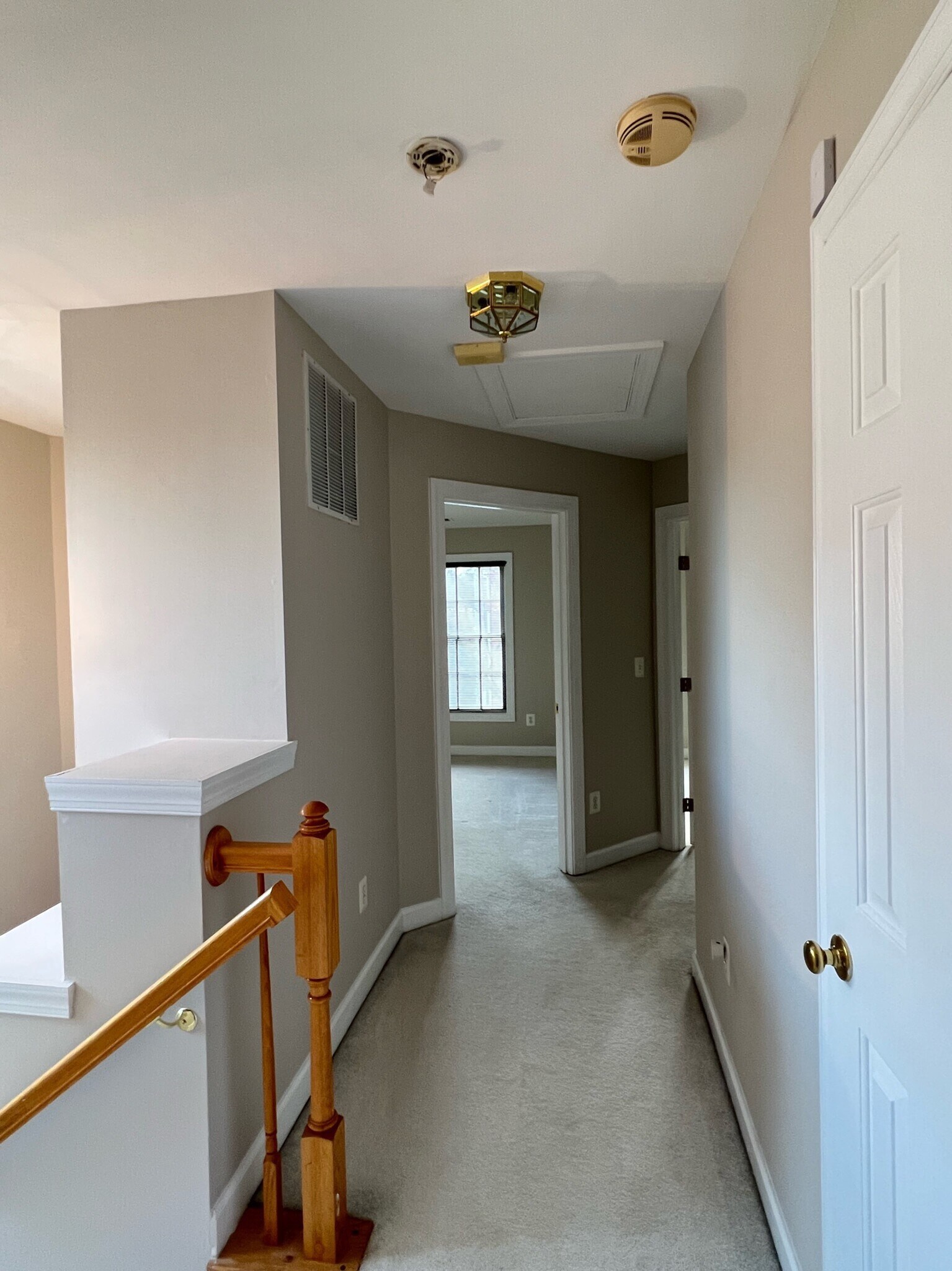 Building Photo - 945 Harrison Cir