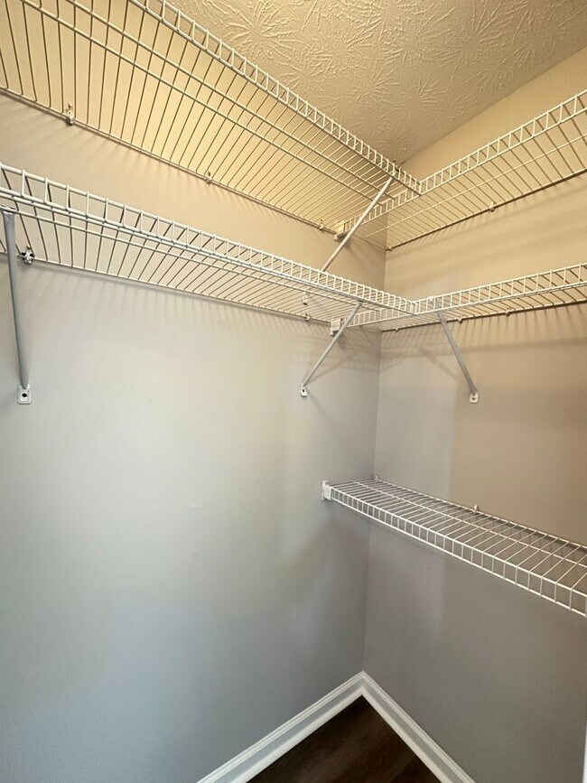 Building Photo - Beautiful 3 BR, 2.5 Bath House in Georgetown! Open Layout, Fenced Backyard, Attached Garage