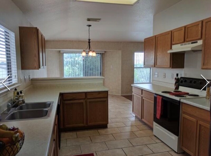 Building Photo - 2206 Stallion Run