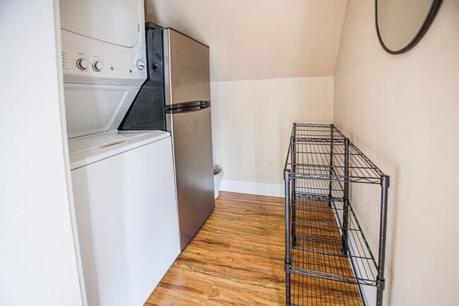 Building Photo - The Loft: Furnished Jacksonville Suite! Grand Deck with Views, King Bed $300 Utility Fee