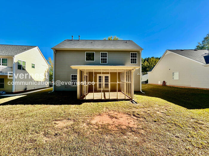 Building Photo - 158 Shadowbrooke Cir SW