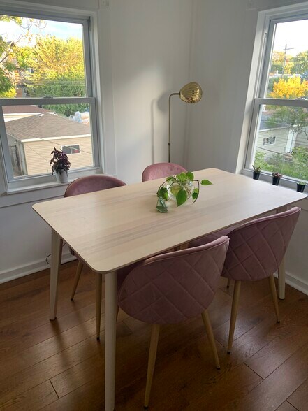 Building Photo - 1735 N Kimball Ave