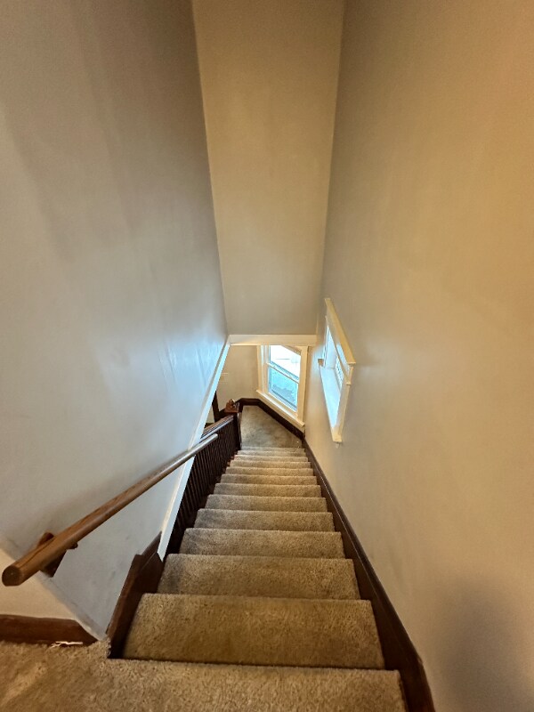 Building Photo - 526 W Beardsley Ave