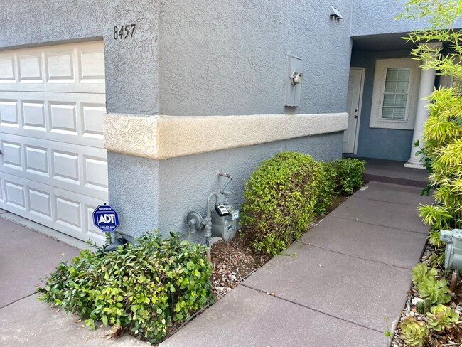 Building Photo - Hidden Gem in Gated Community - Summerlin