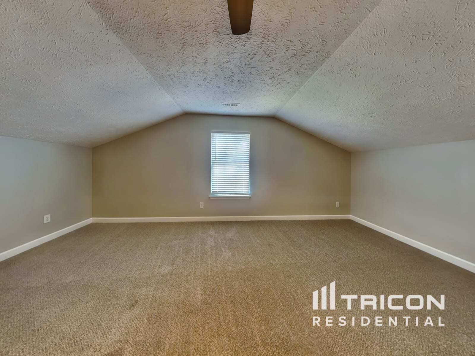 Building Photo - 141 Willowleaf Ln