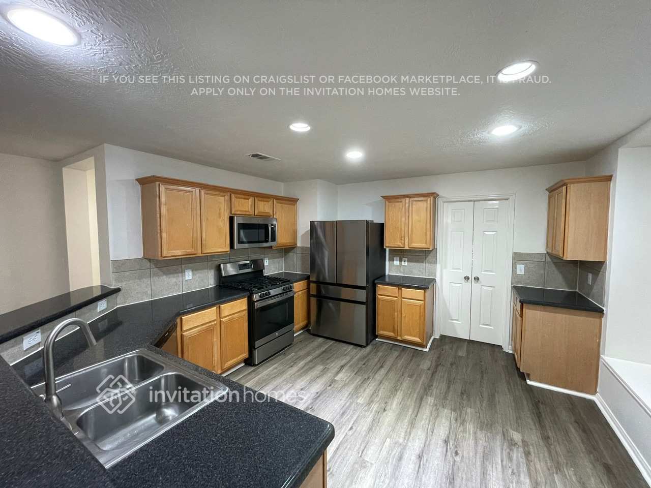 Building Photo - 15726 Stiller Park Dr